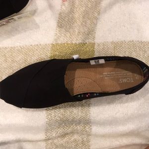 Toms Classic Black Shoes